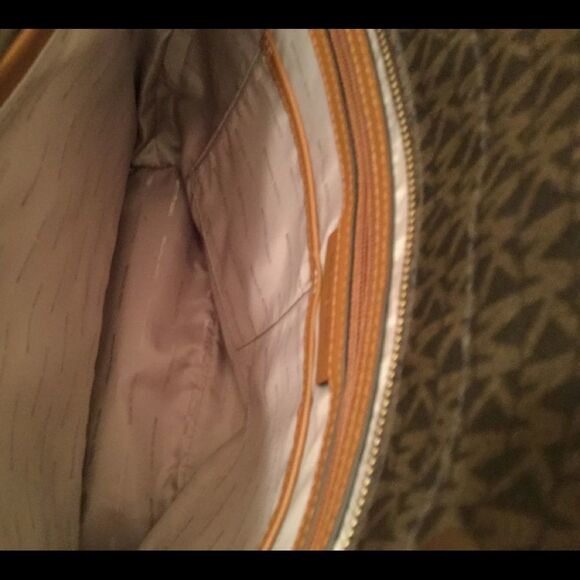 MICHAEL KORS LARGE ZIPPER TOTE MK LOGO SIGNATURE RAVEN - Picture 7 of 16